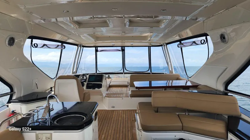 Slide: The Image of Sea Ray L650 Fly 2015 - 22