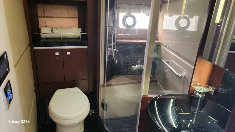 Slide: The Image of Sea Ray L650 Fly 2015 - 20
