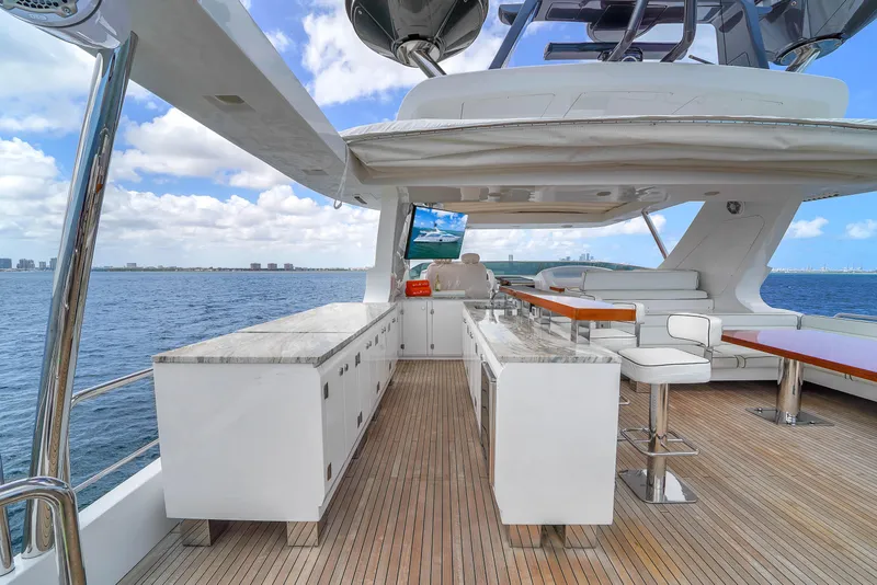 Slide: The Image of Azimut 105 2012 - 114