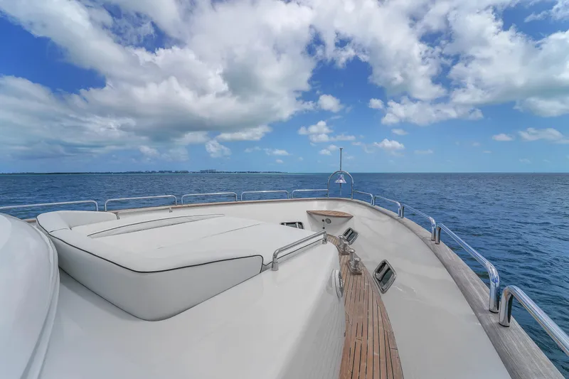 Slide: The Image of Azimut 105 2012 - 128
