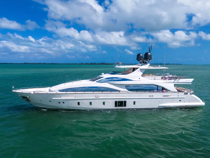 The Image of Azimut 105 2012 - 0