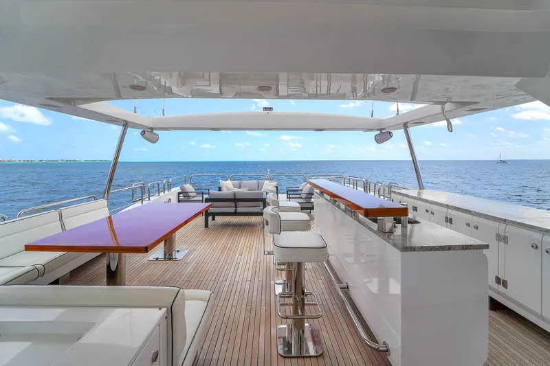 Slide: The Image of Azimut 105 2012 - 117