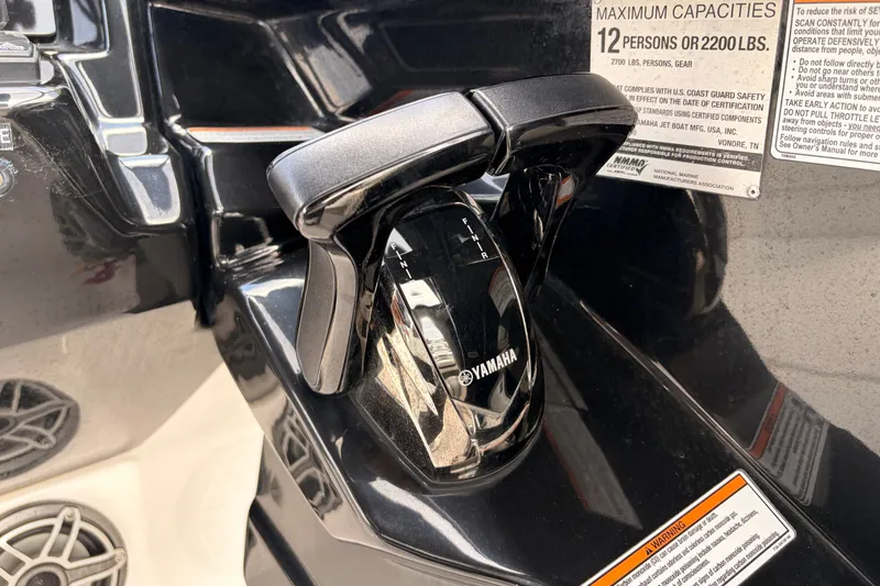 Slide: The Image of Yamaha 242 Limited S E-Series 2019 - 21
