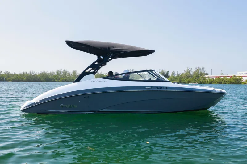 The Image of Yamaha 242 Limited S E-Series 2019 - 0