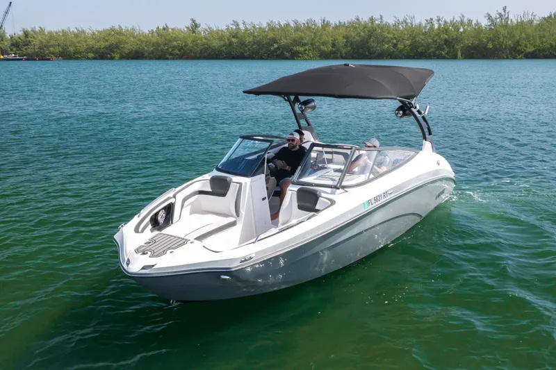 Slide: The Image of Yamaha 242 Limited S E-Series 2019 - 37