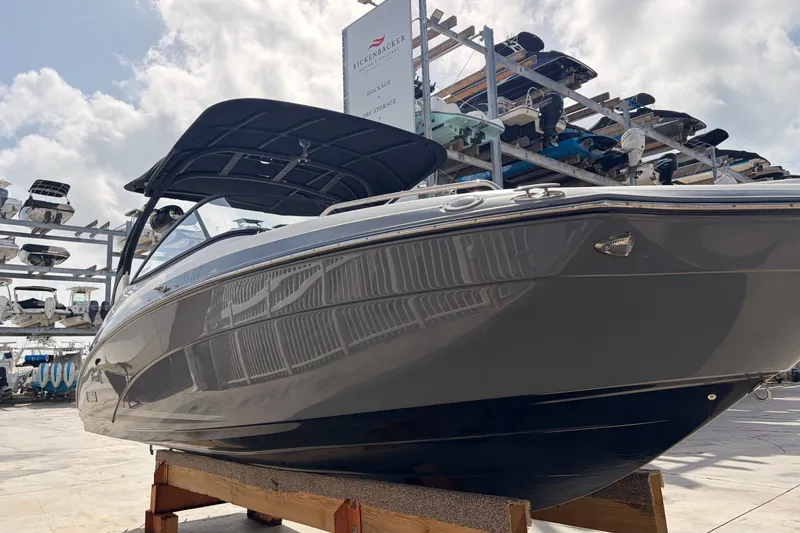 Slide: The Image of Yamaha 242 Limited S E-Series 2019 - 3