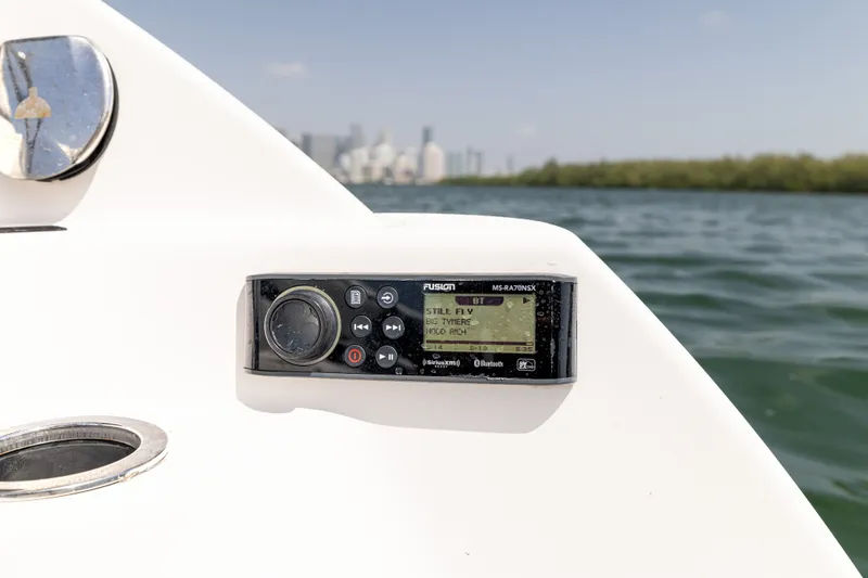 Slide: The Image of Yamaha 242 Limited S E-Series 2019 - 31