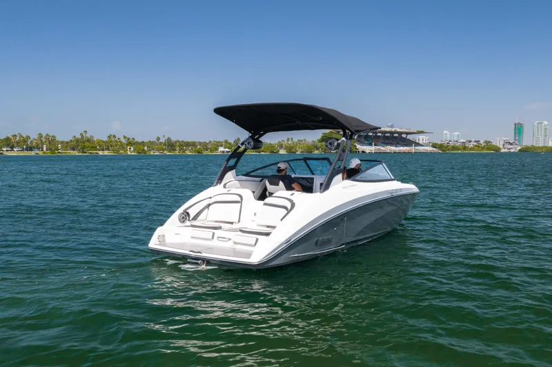 Slide: The Image of Yamaha 242 Limited S E-Series 2019 - 33