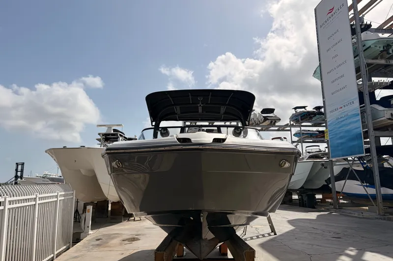Slide: The Image of Yamaha 242 Limited S E-Series 2019 - 40