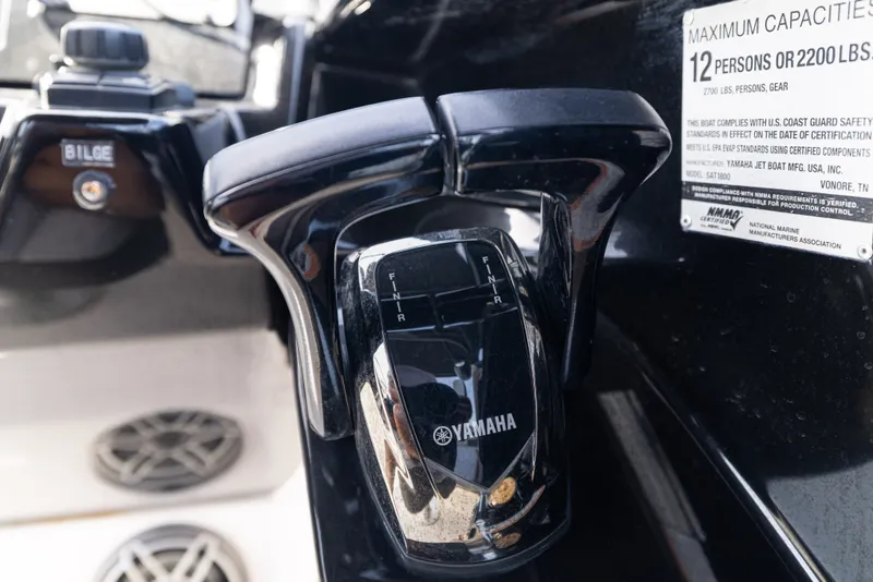 Slide: The Image of Yamaha 242 Limited S E-Series 2019 - 22