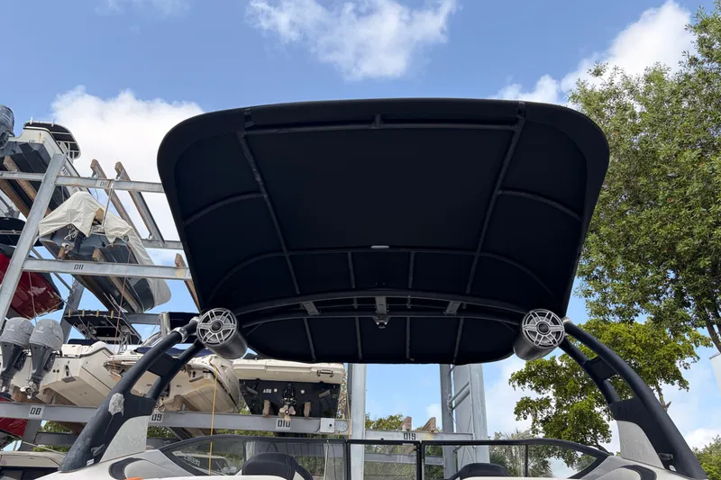 Slide: The Image of Yamaha 242 Limited S E-Series 2019 - 29