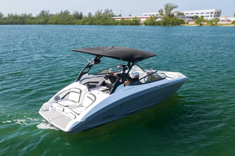 Slide: The Image of Yamaha 242 Limited S E-Series 2019 - 42