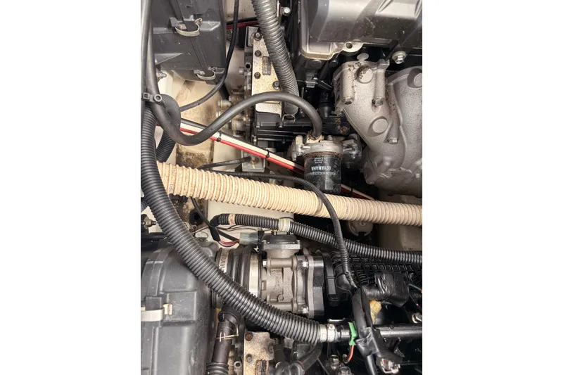 Slide: The Image of Yamaha 242 Limited S E-Series 2019 - 37