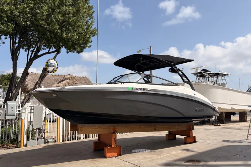 The Image of Yamaha 242 Limited S E-Series 2019 - 0