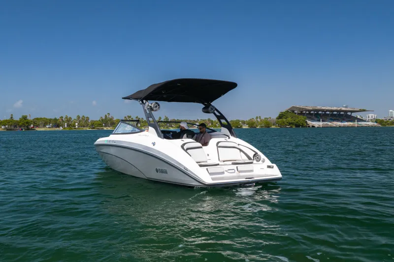 Slide: The Image of Yamaha 242 Limited S E-Series 2019 - 38