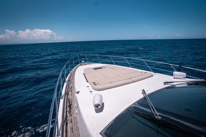 Slide: The Image of Azimut 86S 2010 - 9