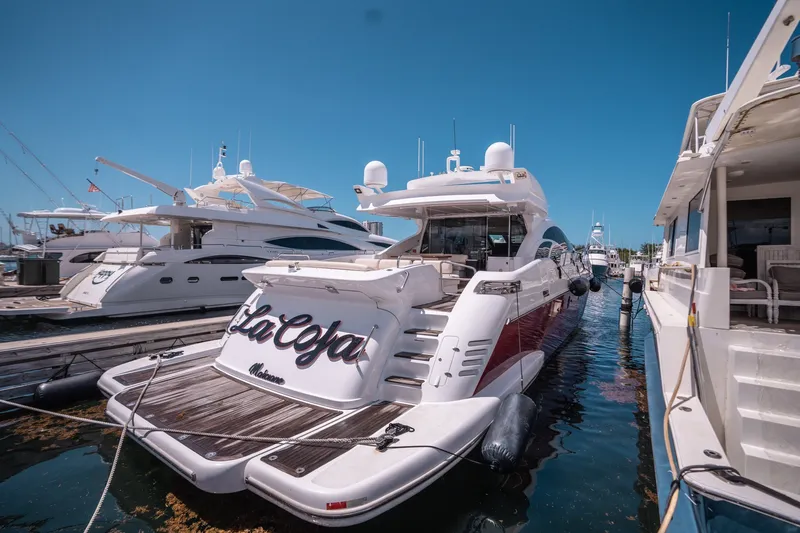 Slide: The Image of Azimut 86S 2010 - 5