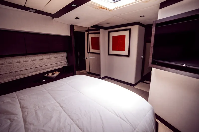 Slide: The Image of Azimut 86S 2010 - 33