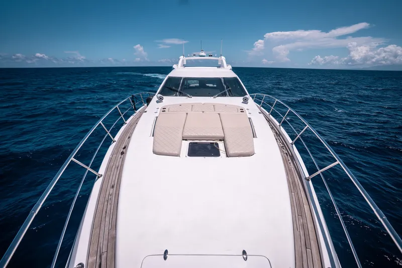 Slide: The Image of Azimut 86S 2010 - 10