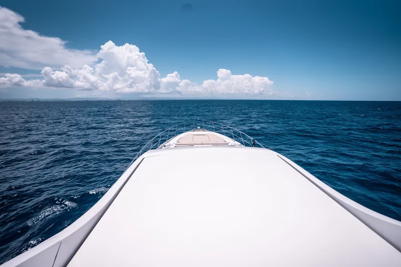 Slide: The Image of Azimut 86S 2010 - 14