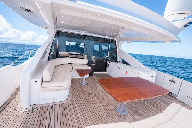 Slide: The Image of Azimut 86S 2010 - 20
