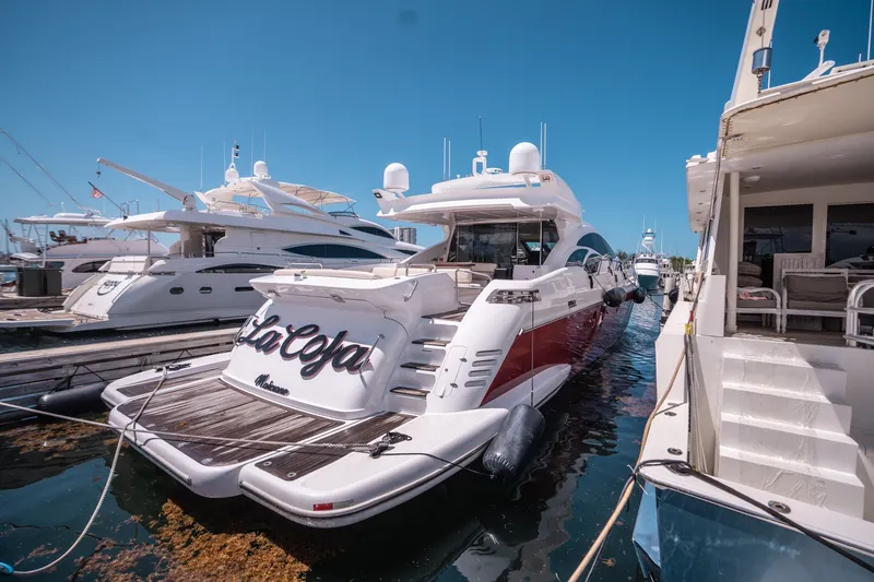 Slide: The Image of Azimut 86S 2010 - 6
