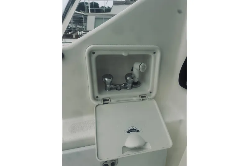 Slide: The Image of Pursuit OS 335 Offshore 2008 - 29