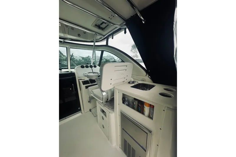 Slide: The Image of Pursuit OS 335 Offshore 2008 - 39