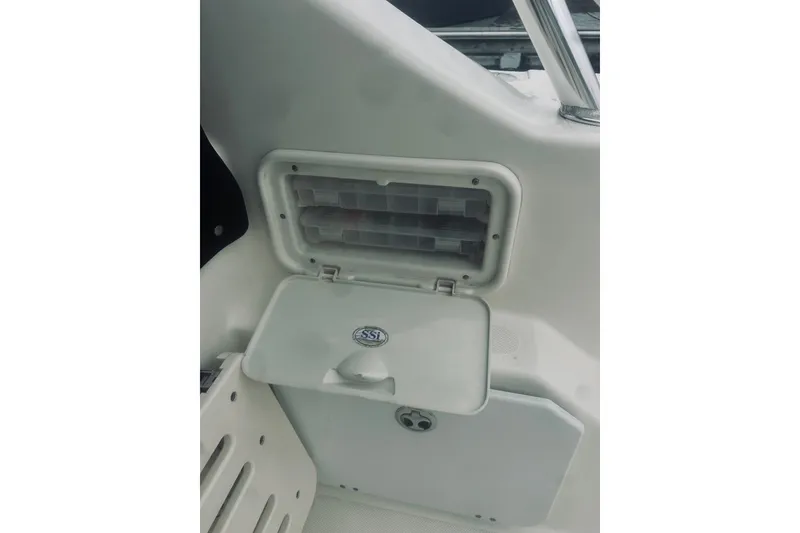 Slide: The Image of Pursuit OS 335 Offshore 2008 - 30
