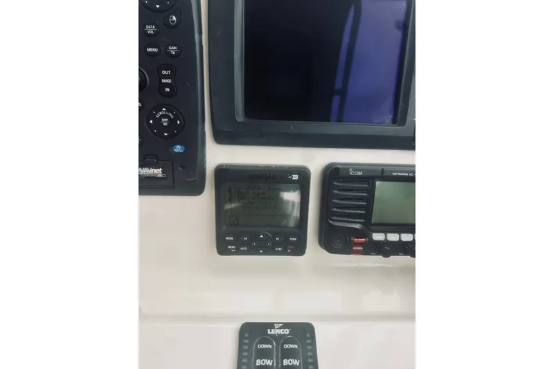Slide: The Image of Pursuit OS 335 Offshore 2008 - 91