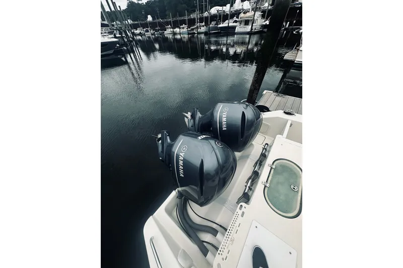 Slide: The Image of Pursuit OS 335 Offshore 2008 - 16