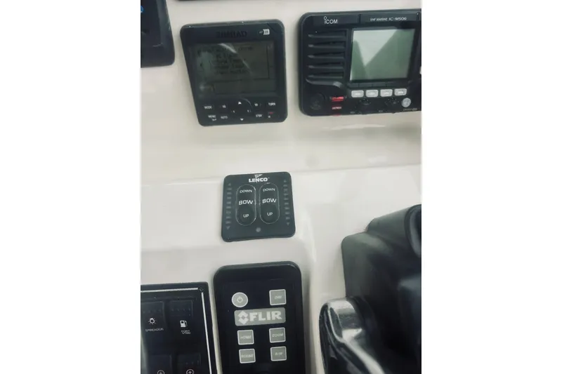 Slide: The Image of Pursuit OS 335 Offshore 2008 - 90