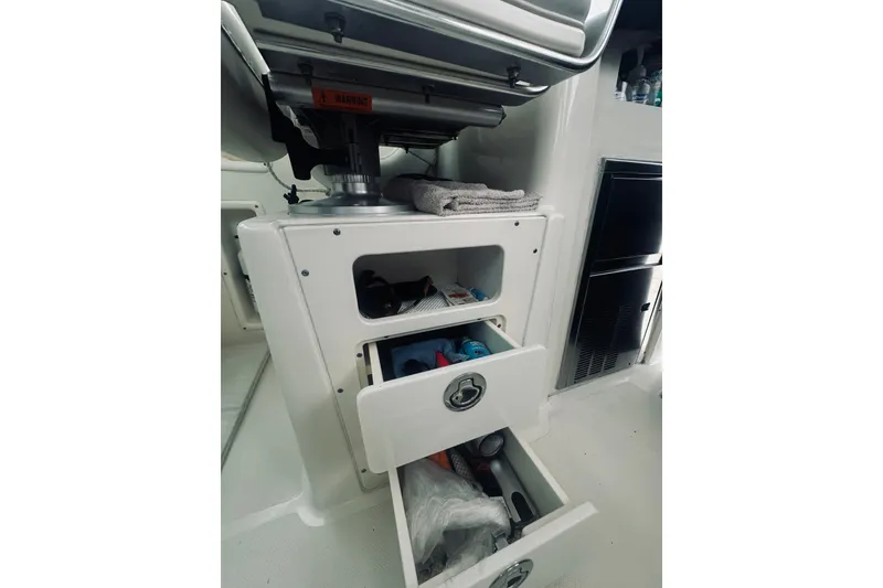 Slide: The Image of Pursuit OS 335 Offshore 2008 - 52