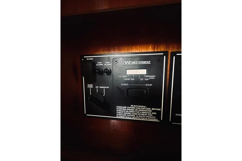 Slide: The Image of Pursuit OS 335 Offshore 2008 - 79