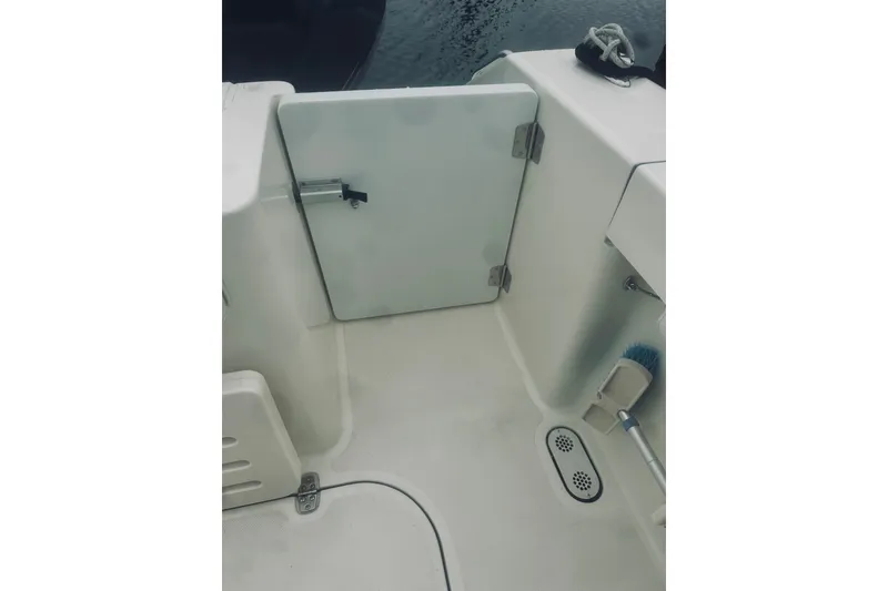 Slide: The Image of Pursuit OS 335 Offshore 2008 - 32