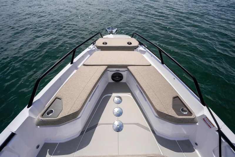 Slide: The Image of Axopar 38 Cross Cabin 2027 - 14