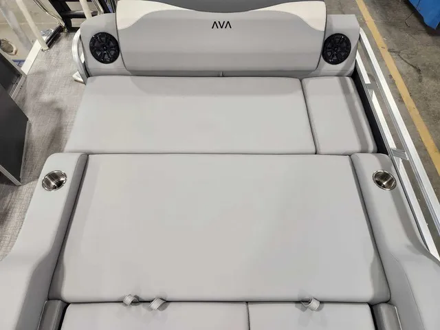 Slide: The Image of Avalon 2385 25 LSZ VRL 2026 - 12