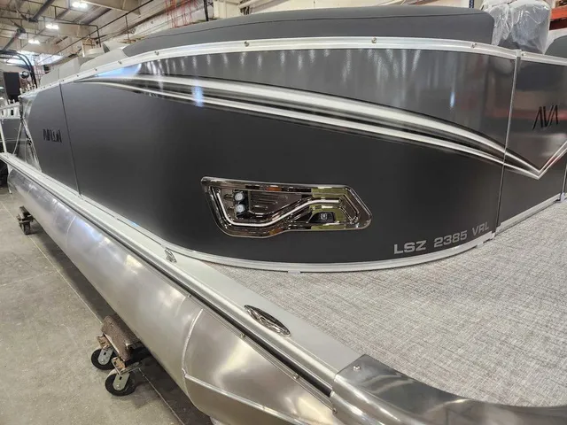 Slide: The Image of Avalon 2385 25 LSZ VRL 2026 - 8