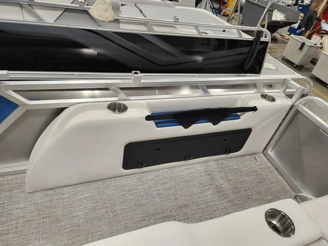Slide: The Image of Avalon 2385 25 LSZ VRL 2026 - 12