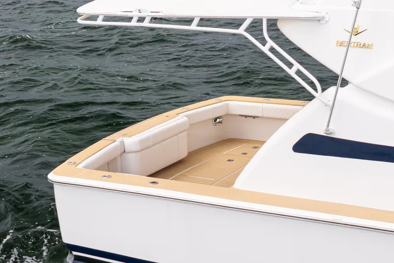 Slide: The Image of Bertram 450 Convertible 2003 - 9
