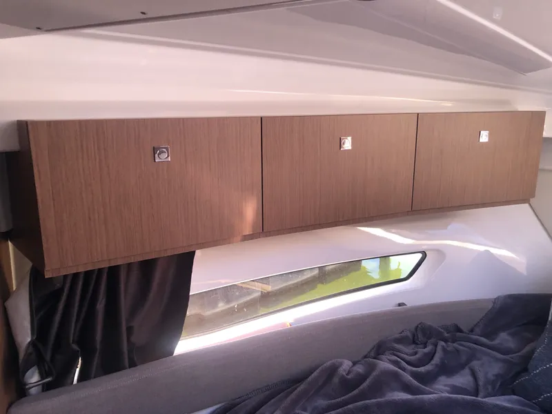 Slide: The Image of Beneteau Antares 9 2022 - 16