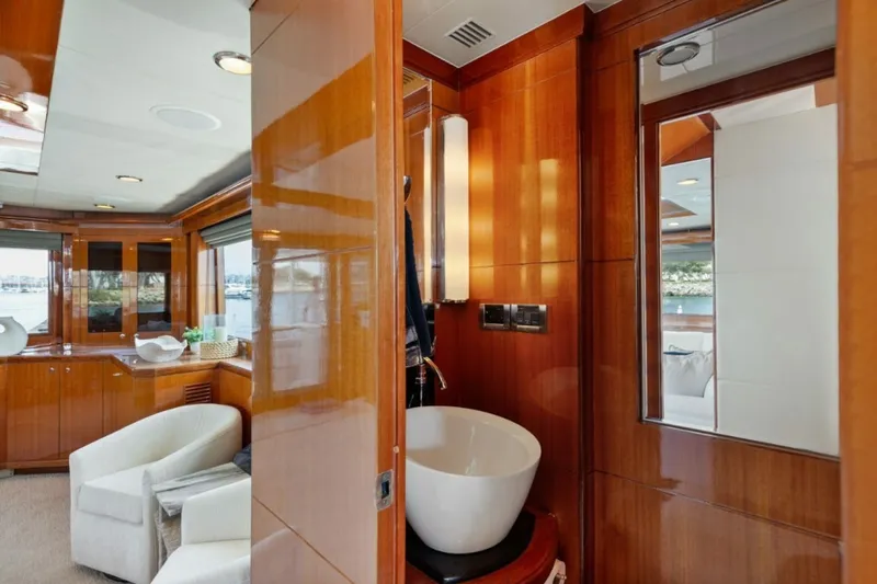 Slide: The Image of Ocean Alexander 74 Flybridge 2009 - 4