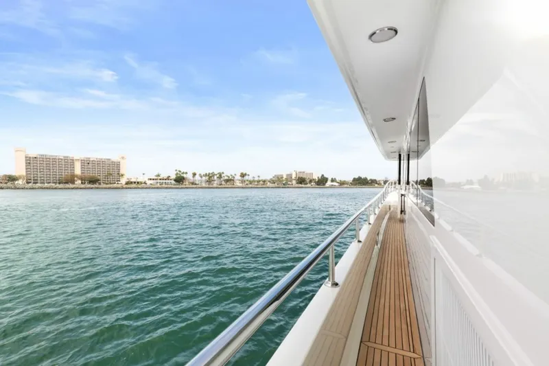 Slide: The Image of Ocean Alexander 74 Flybridge 2009 - 44