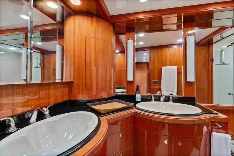 Slide: The Image of Ocean Alexander 74 Flybridge 2009 - 16