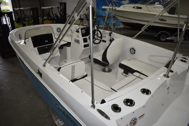 Slide: The Image of Stingray 172DC 2025 - 11