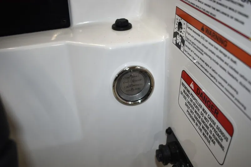 Slide: The Image of Stingray 172DC 2025 - 22