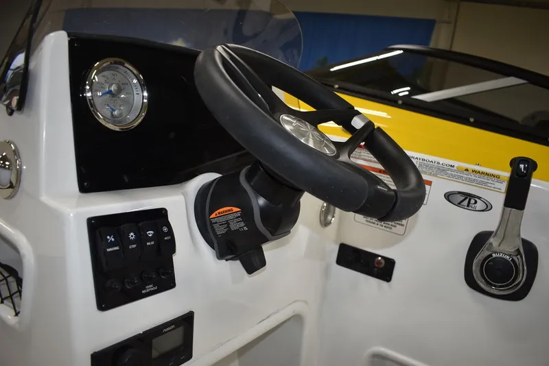 Slide: The Image of Stingray 172DC 2025 - 35