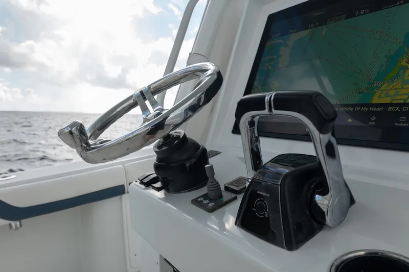 Slide: The Image of Yellowfin 36 Offshore 2017 - 23