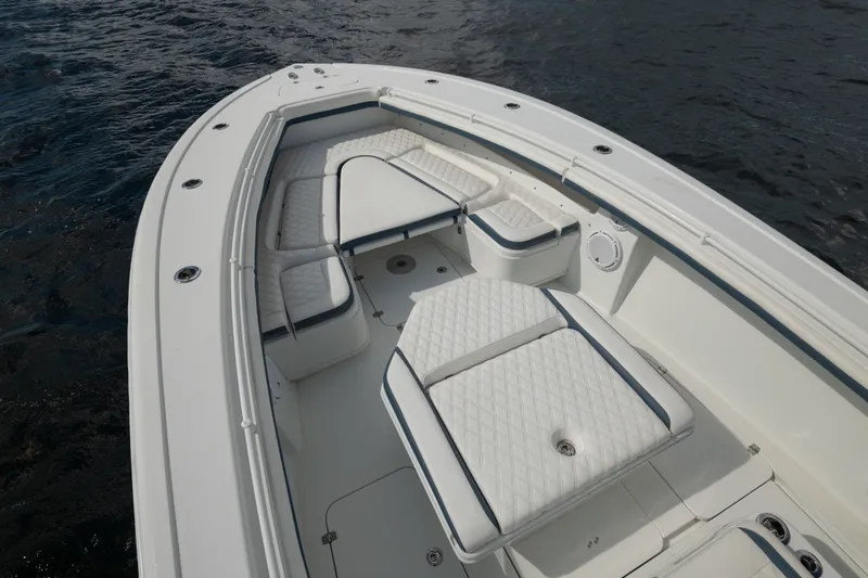 Slide: The Image of Yellowfin 36 Offshore 2017 - 32