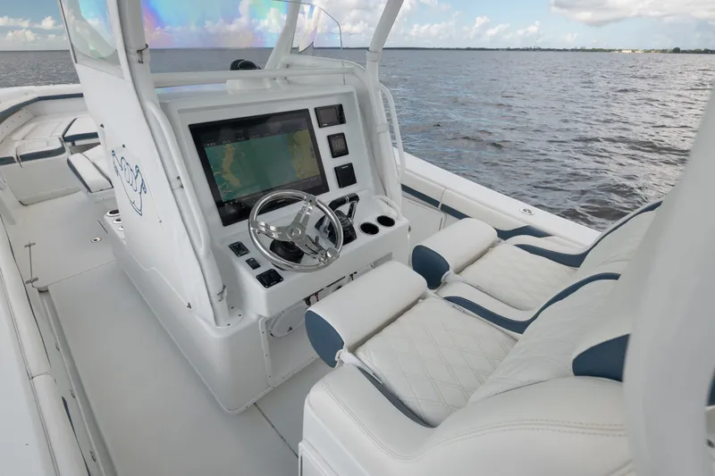 Slide: The Image of Yellowfin 36 Offshore 2017 - 19